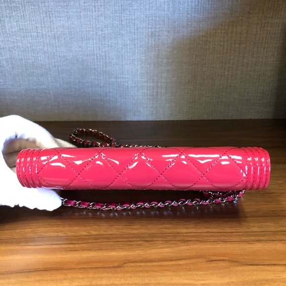 CHANEL pink patent BOY WOC BAG - Picture 7 of 13